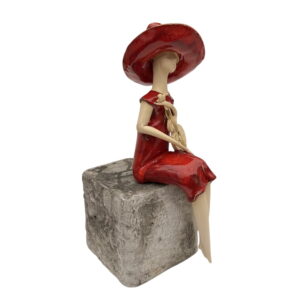 Dama w kapeluszu ze skrzypcami czerwona