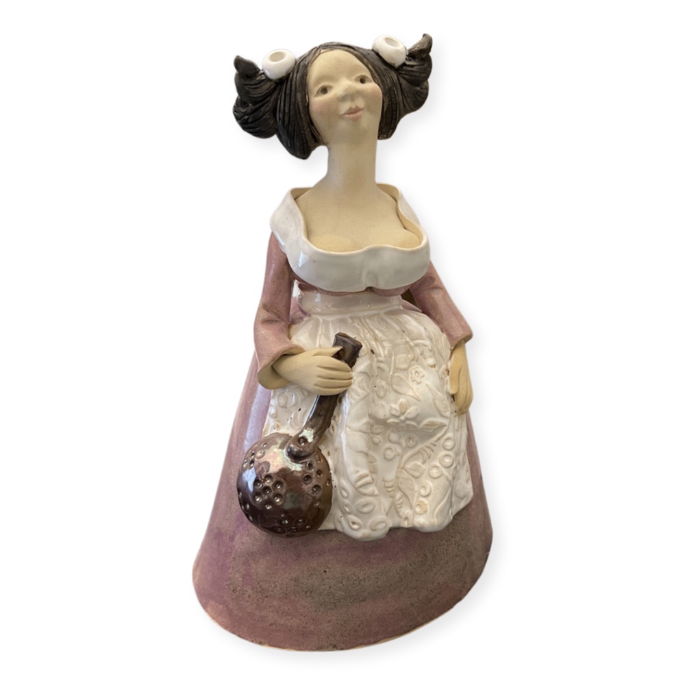 Figurka Kobieta różowa z durszlakiem